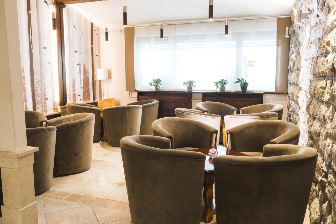 Hotel Smuk Semic Экстерьер фото